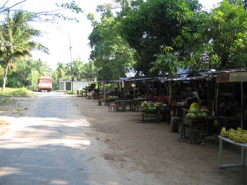 The mall at Radah Nagar beach